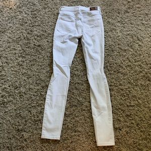 00S Hollister white jeans!